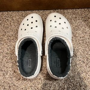White fleece lines Crocs. Size 9